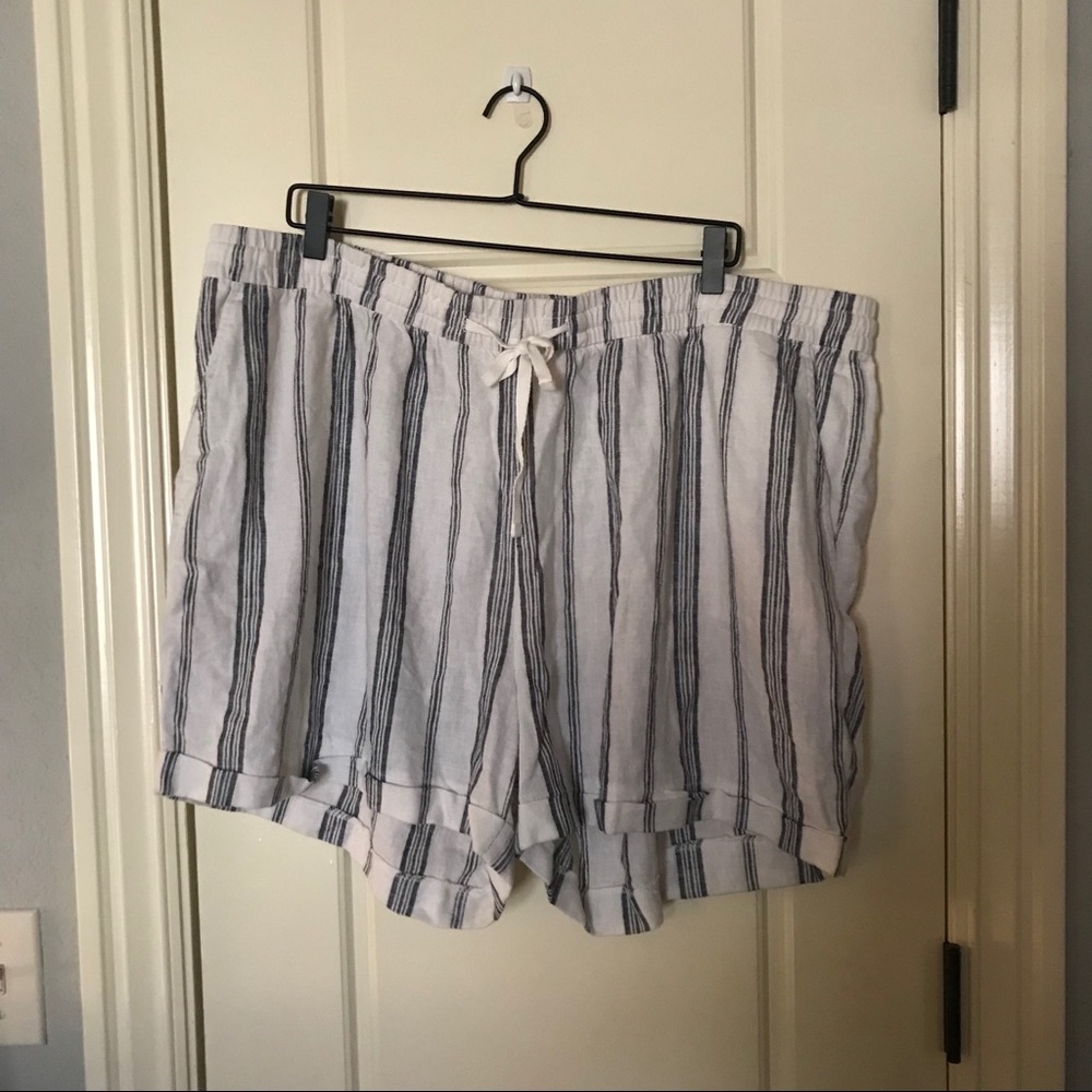 Women’s Striped Shorts